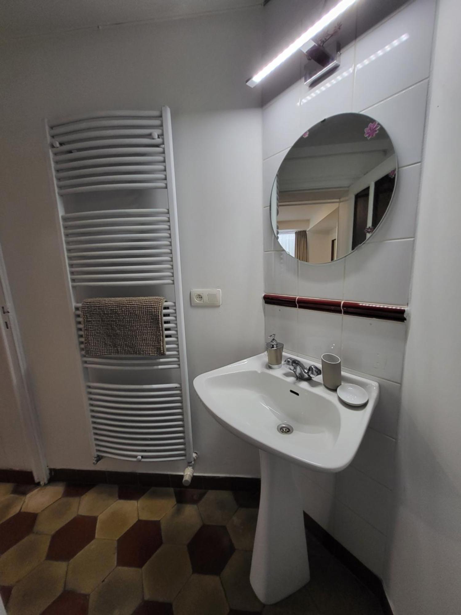Brussels Bed & Blockchain Private Rooms With Shared Bathroom Etterbeek الغرفة الصورة